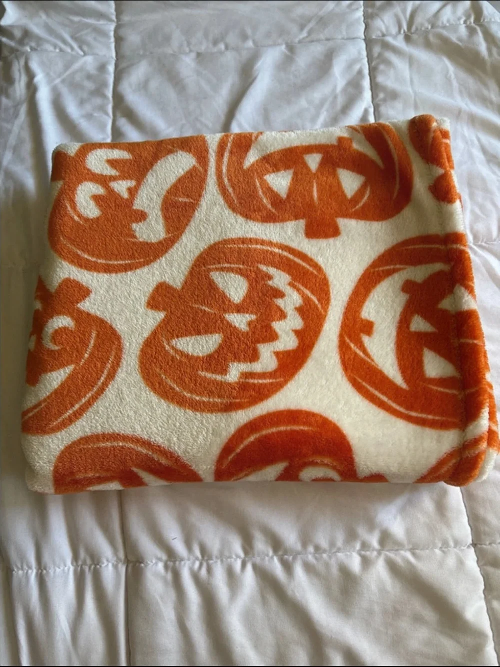 jack o’ lantern face blanket